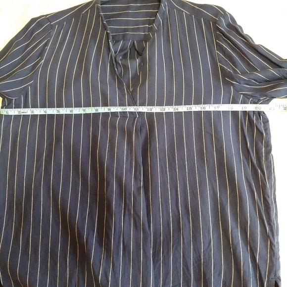 Old navy striped blouse - Picture 8 of 9